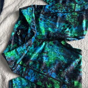 CVG Blue and Green Abstract Paint Splatter Leggings L capri